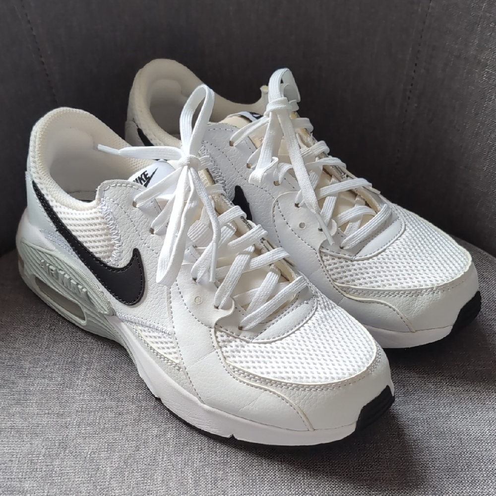 Nike Air Max White and Black Sneakers